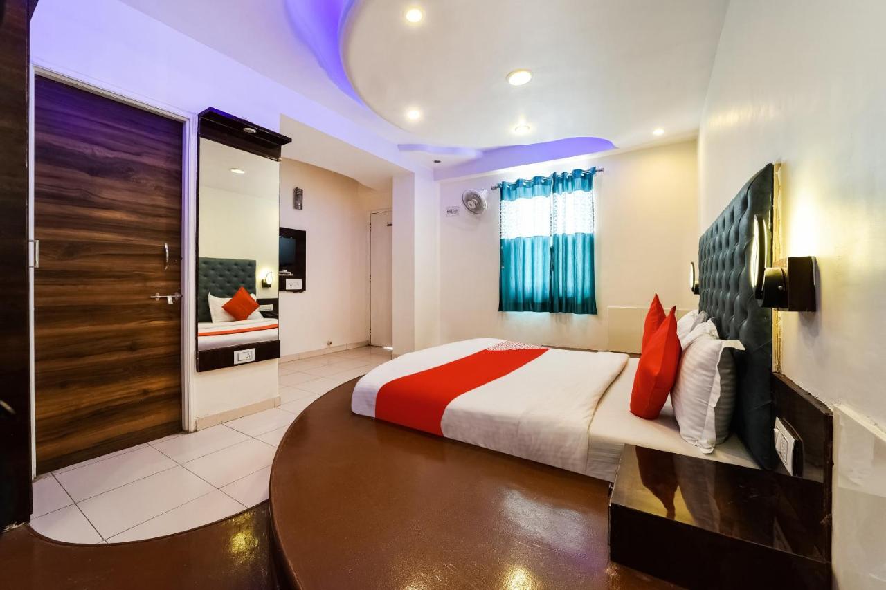 Collection O 11650 Hotel Grand Apple Ahmedabad Ngoại thất bức ảnh