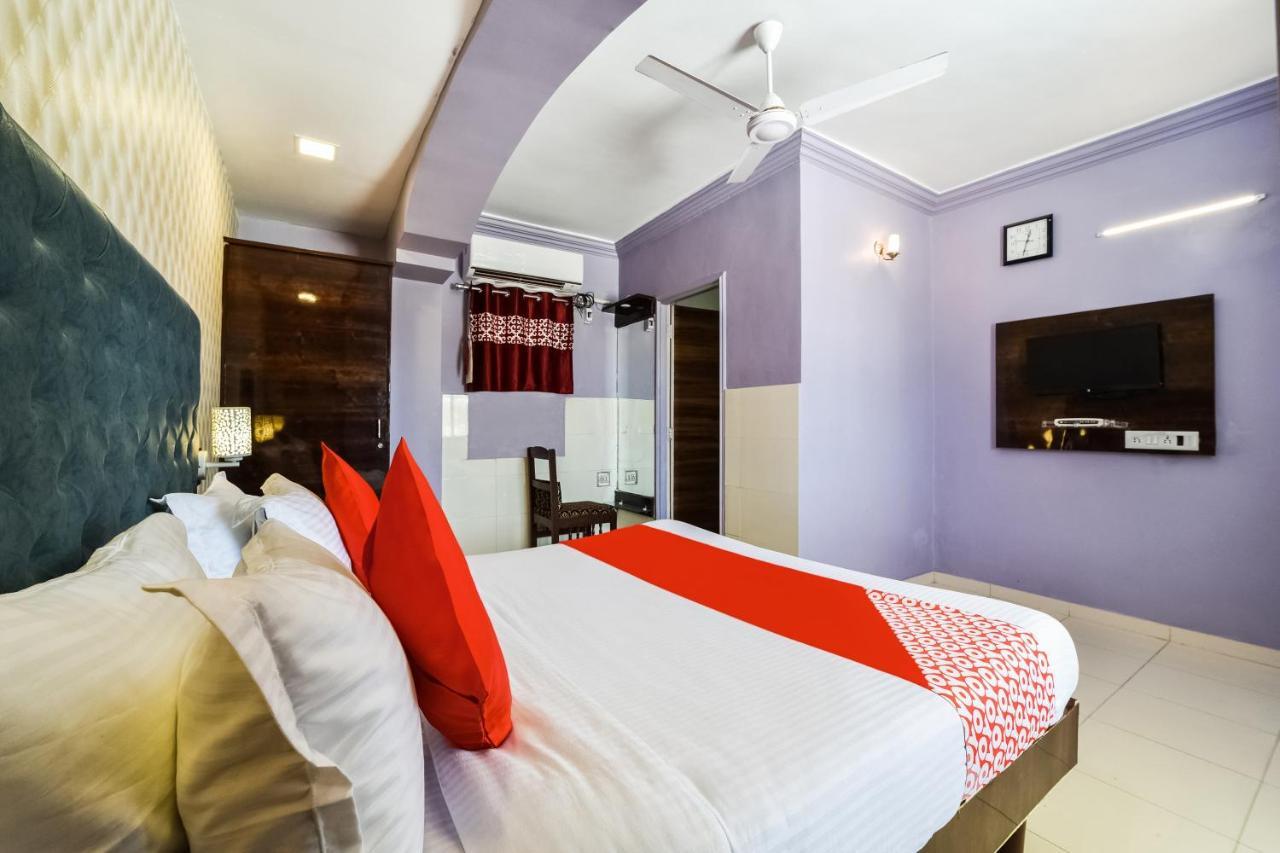 Collection O 11650 Hotel Grand Apple Ahmedabad Ngoại thất bức ảnh
