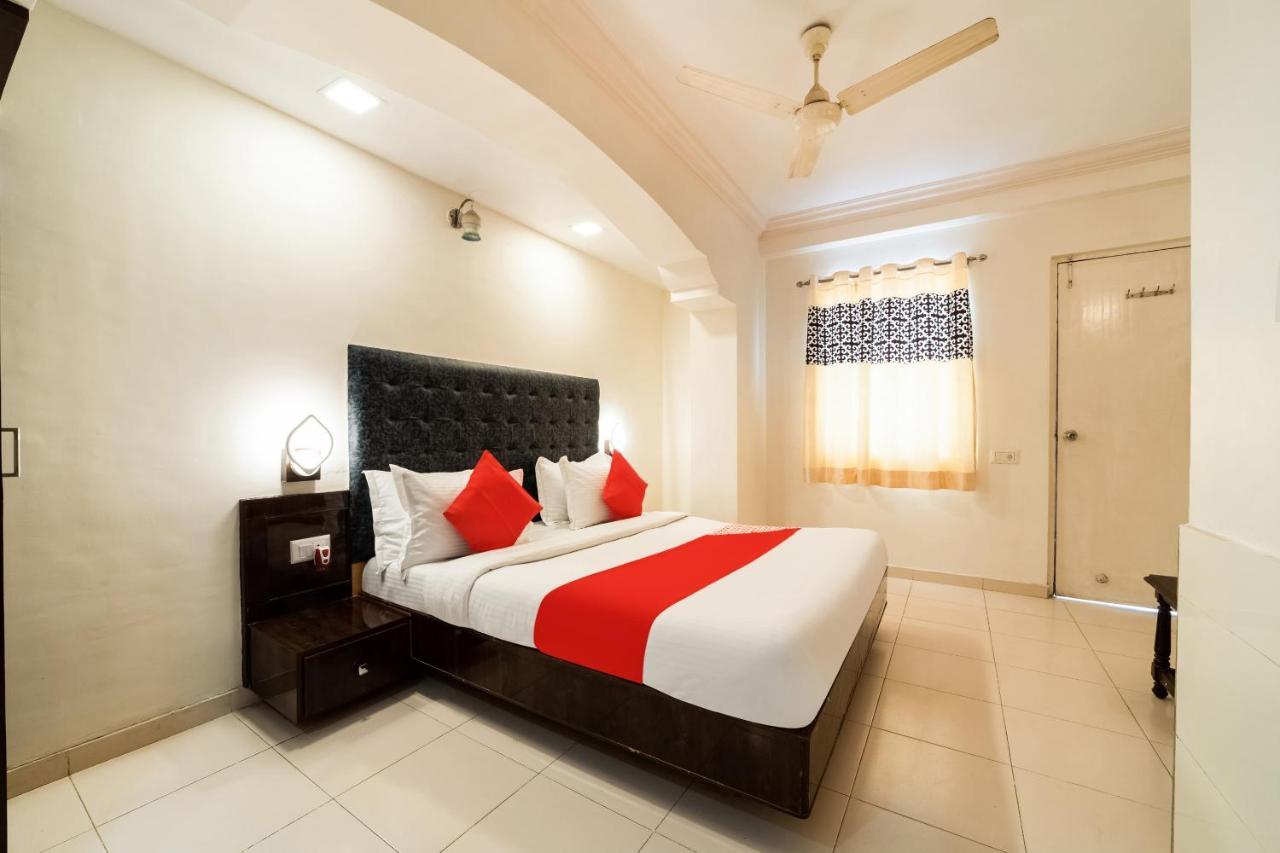 Collection O 11650 Hotel Grand Apple Ahmedabad Ngoại thất bức ảnh