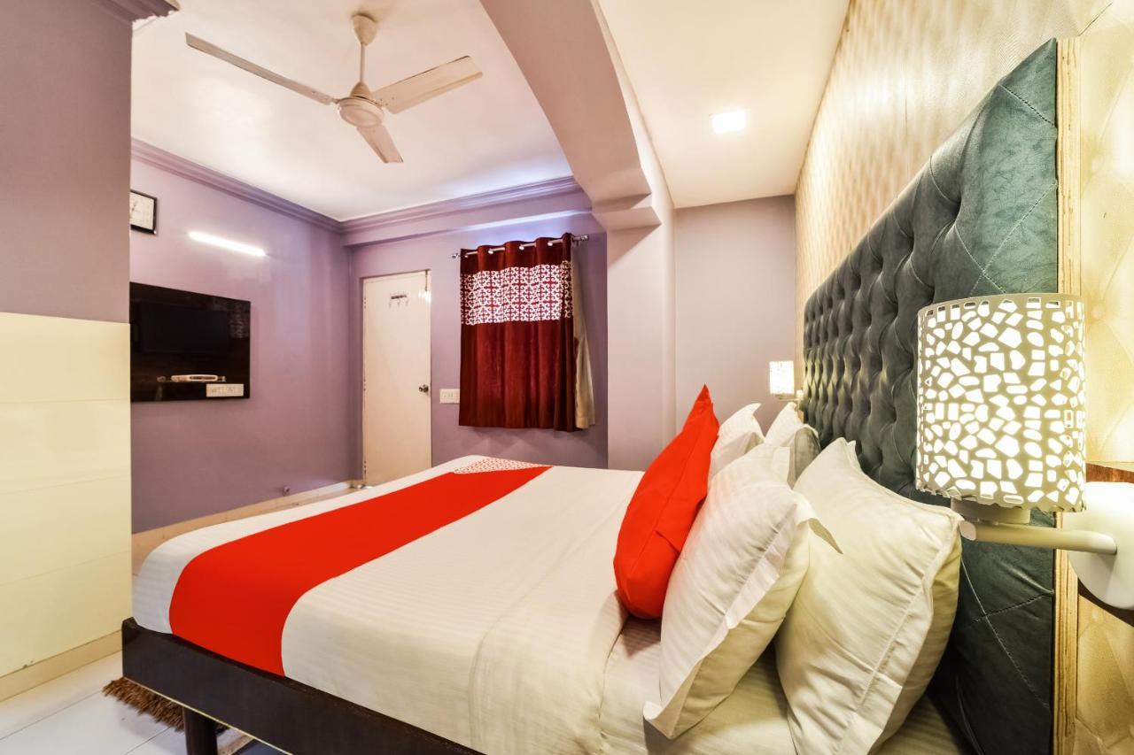 Collection O 11650 Hotel Grand Apple Ahmedabad Ngoại thất bức ảnh